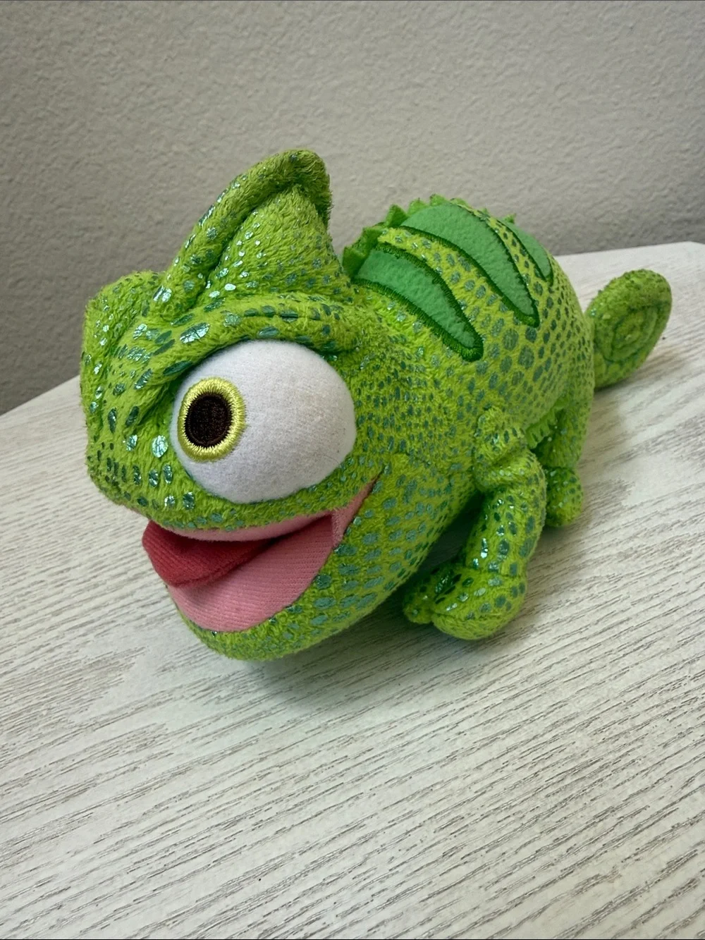 Disney Tangled Pascal the Chameleon 9 Inch Plush - Perfect for Rapunzel Cosplay